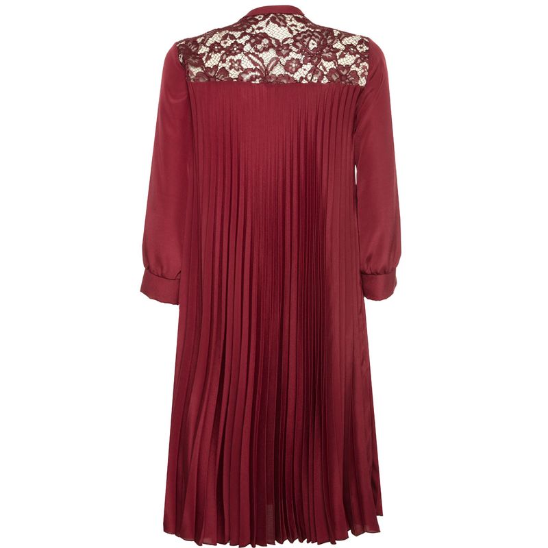 DONNA-BOTTEGA-SARTORI-ABITI-CORTI-1241389