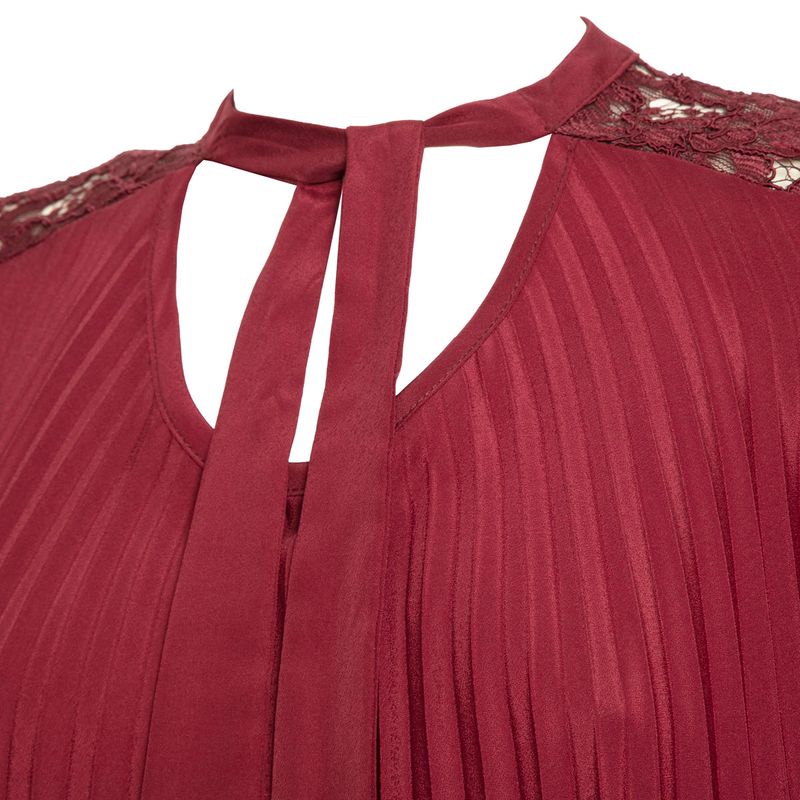DONNA-BOTTEGA-SARTORI-ABITI-CORTI-1241389