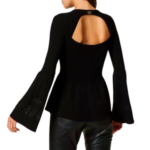 Ribbed knit with back opening