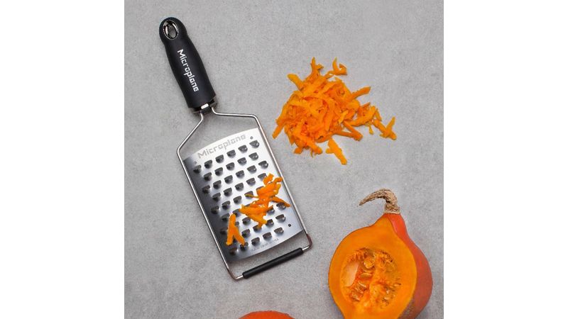 Microplane Grattugia da Cucina Lama Spessa XL Acciaio Inossidabile Nera  Serie Gourmet Ideale per Patata, Formaggio, Cavolo, Zucchina e Zucca :  : Casa e cucina