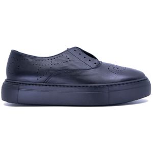 Cordova black moccasin with perforated workmanship