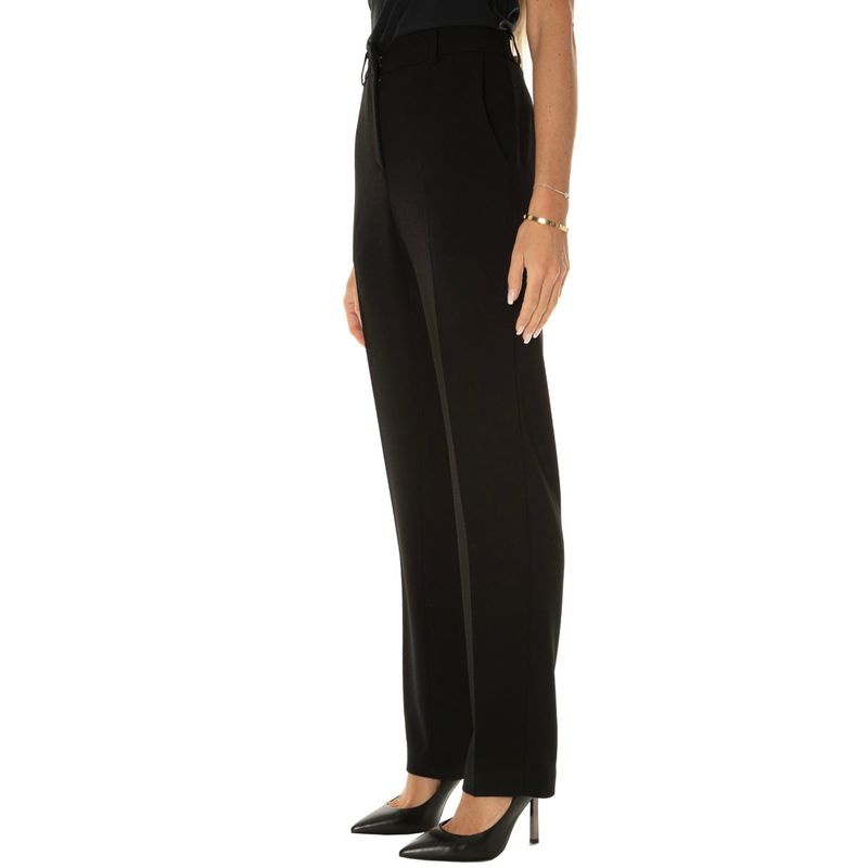 DONNA-ESSENZIALE-CLASSICI-1526654