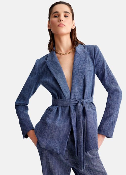 Denim suit, and you are always ready!