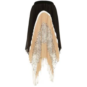 Pleated skirt with lace