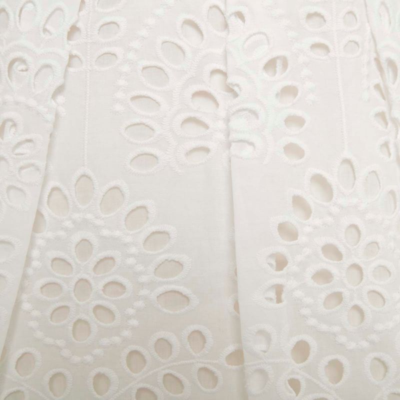 DONNA-SILVIAN-HEACH-ABITI-CORTI-1530343