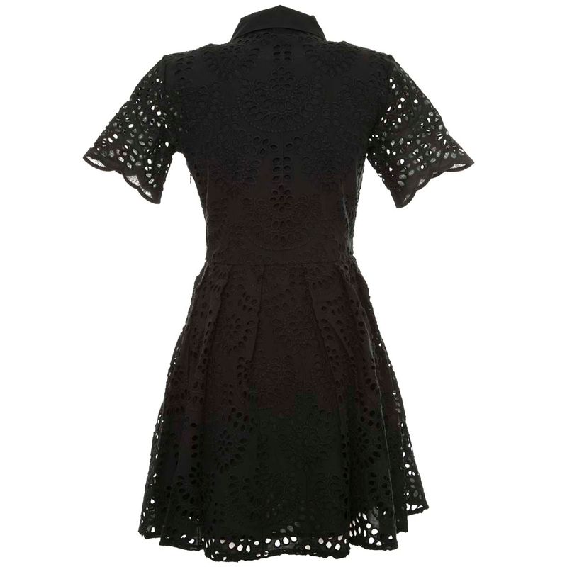 DONNA-SILVIAN-HEACH-ABITI-CORTI-1530343