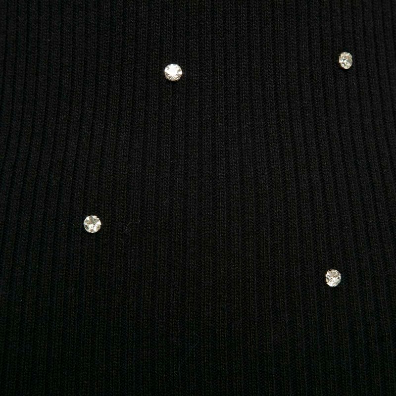 DONNA-SILVIAN-HEACH-ABITI-CORTI-1530338