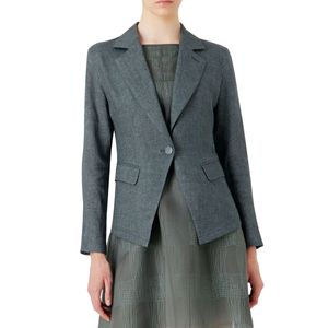 Single-breasted jacket with smocked details in faded linen