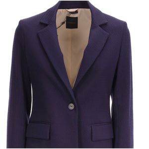 Elegant single-breasted jacket with 3D effect
