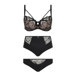 Graphic Support, by Chantelle