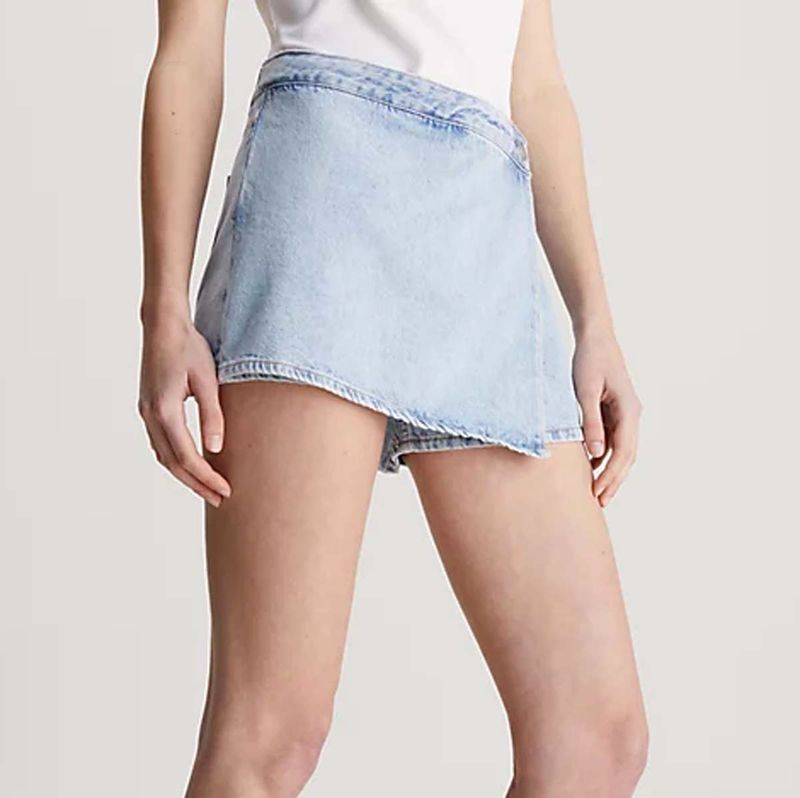 DONNA-CALVIN-KLEIN-SHORTS-1528624