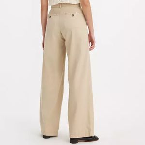 Pantalone beige a gamba ampia e pieghe