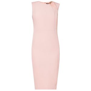 Vestito a tubino rosa con catena dorata