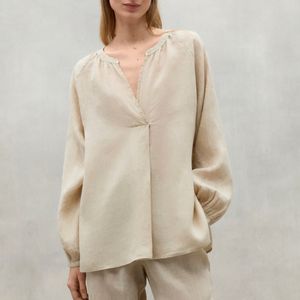 Lai shirt in sand-colored linen with V-neck
