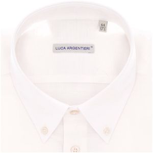 White short-sleeved shirt with front pocket