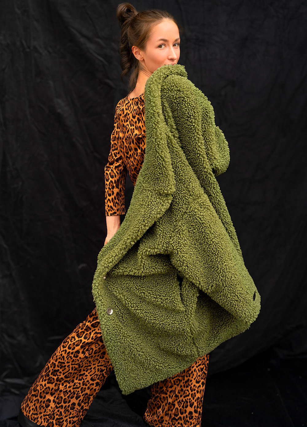 Leopard look, con ecopelliccia verde