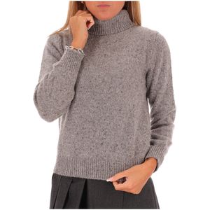High neck sweater with ribbed edges