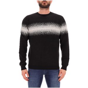 Merino wool sweater with chest design