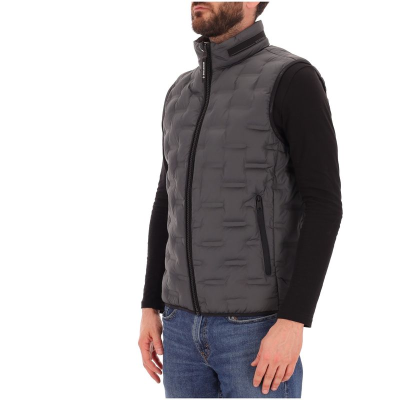 UOMO-MILESTONE-1540845