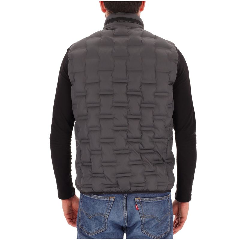 UOMO-MILESTONE-1540845