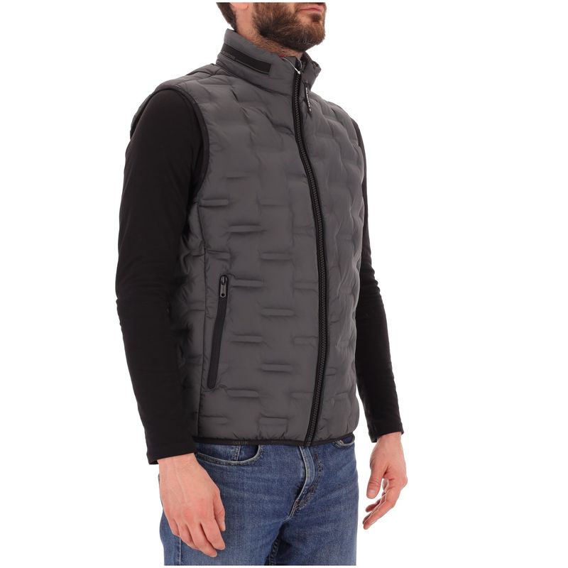 UOMO-MILESTONE-1540845