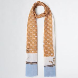 Stola stampa monogram con lucchetto