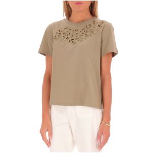 Gaetana T-shirt with macramé decoration on the neckline