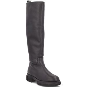 High black leather boot with 4cm heel