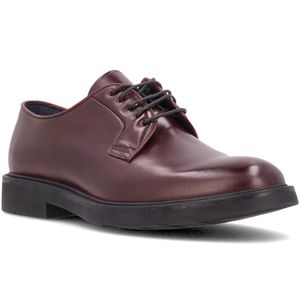 Smooth brushed leather lace-up