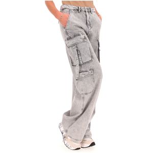 Gray cargo jeans with maxi pockets