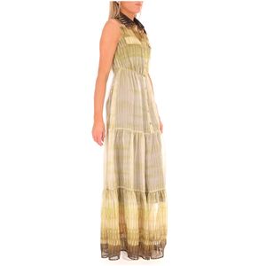 Long sleeveless safari print dress
