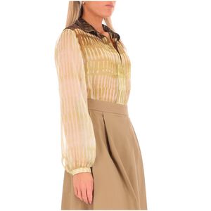 Blusa con scollo a V e fantasia all over