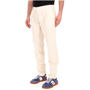 Trousers with pleats in panama fabric