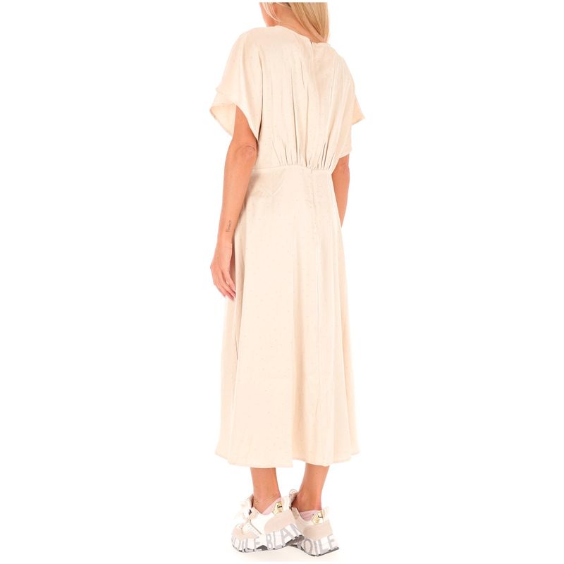 DONNA-MOLLY-BRACKEN-ABITI-CORTI-1555373
