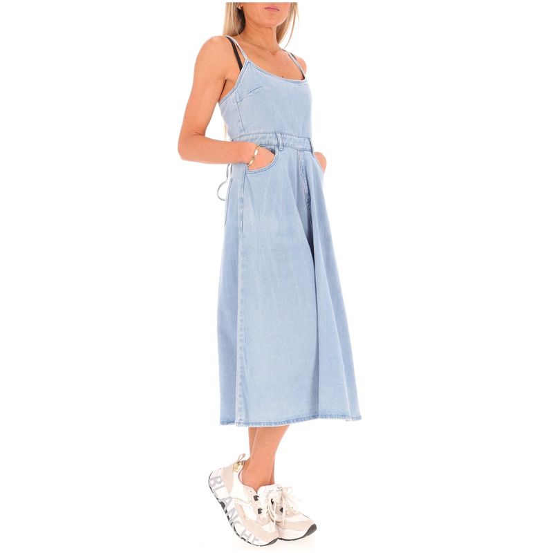 DONNA-MOLLY-BRACKEN-ABITI-CORTI-1555427