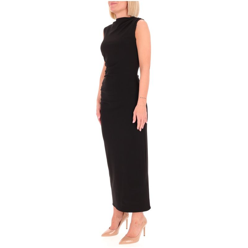 DONNA-MARELLA-ABITI-CORTI-1551473