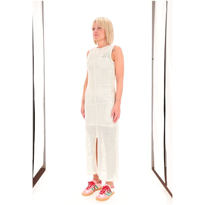 DONNA-MARELLA-ABITI-CORTI-1551597