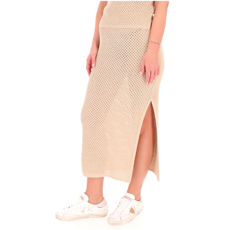DONNA-MARELLA-GONNE-CORTE-1555507