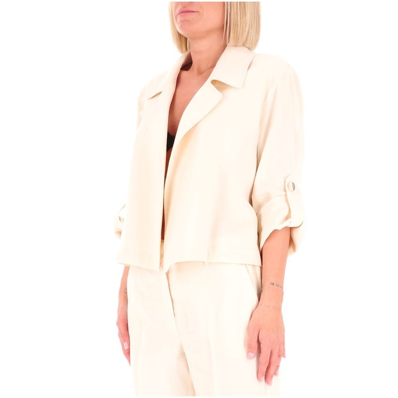 DONNA-MARELLA-GIACCHE-1555248