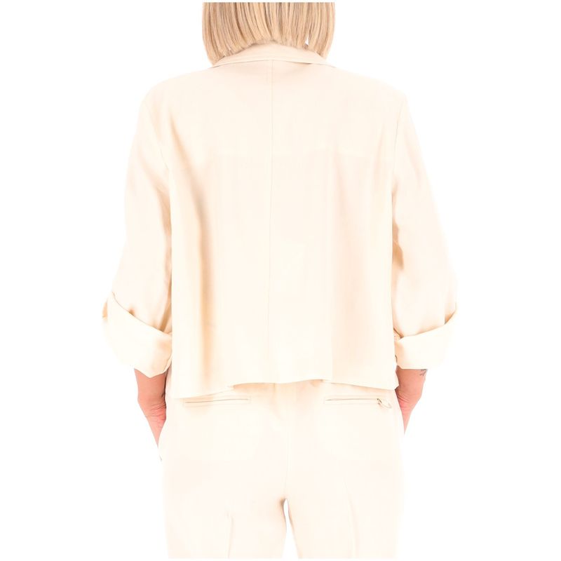 DONNA-MARELLA-GIACCHE-1555248