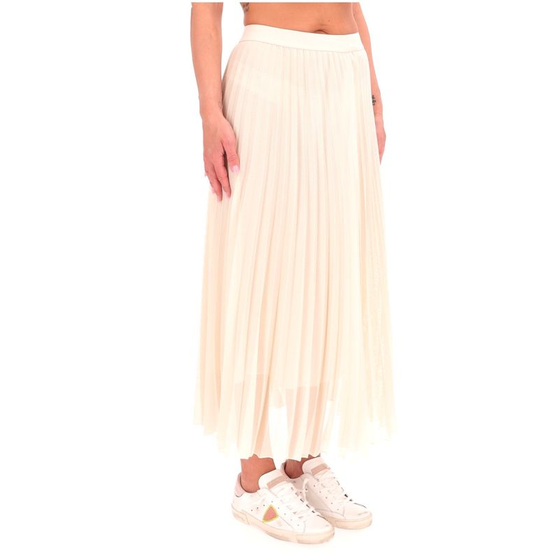 DONNA-MARELLA-GONNE-CORTE-1555512