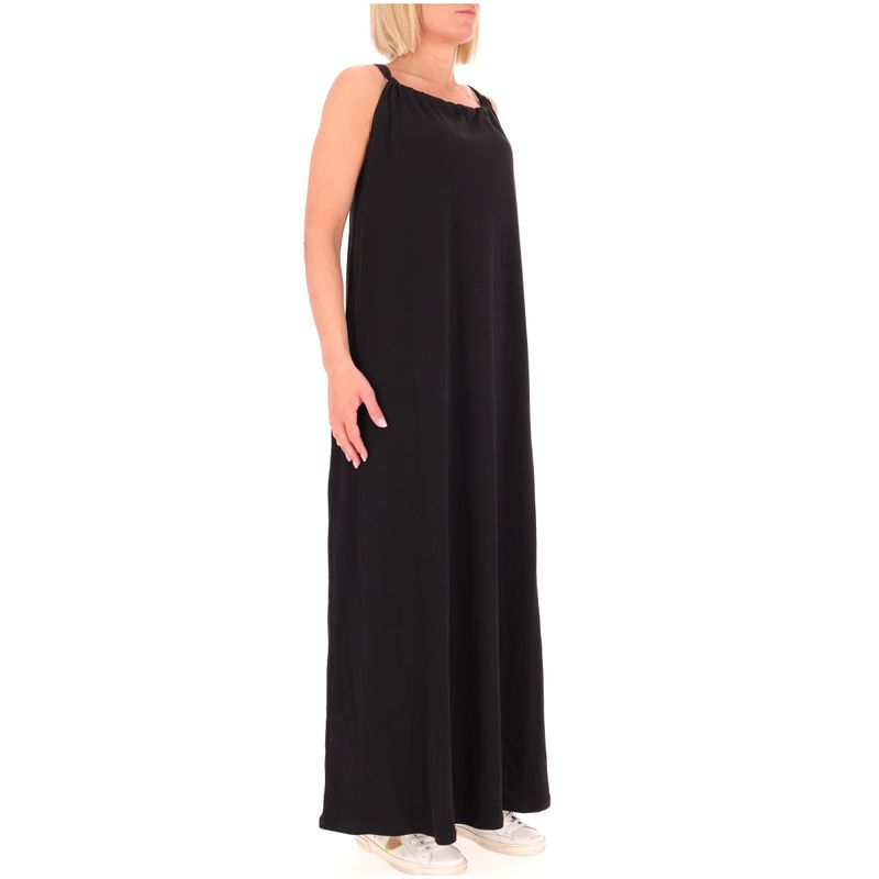 DONNA-MARELLA-ABITI-CORTI-1555518