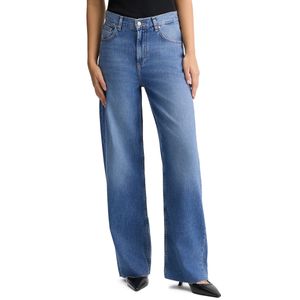 Wide leg jeans with frayed bottom