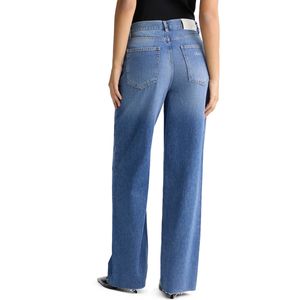 Wide leg jeans with frayed bottom