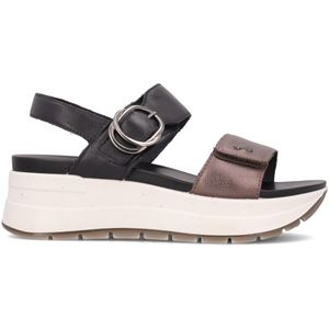 Wedge sandal with buckle