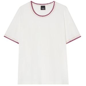 Matching sweater with decoration on the collar