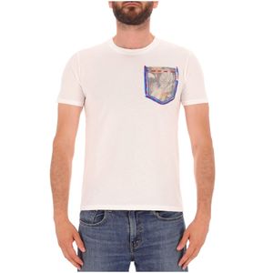 T-Shirt Pocket in pocket