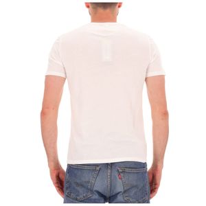 T-Shirt Pocket in pocket