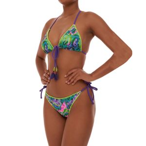 Bikini a triangolo di ispirazione tie-dye