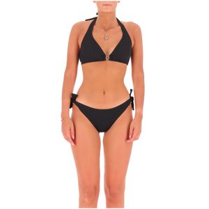 Bikini con triangolo vela e anello dorato